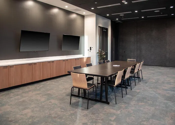 Cambria Downtown Phoenix Convention & Airport Hotel